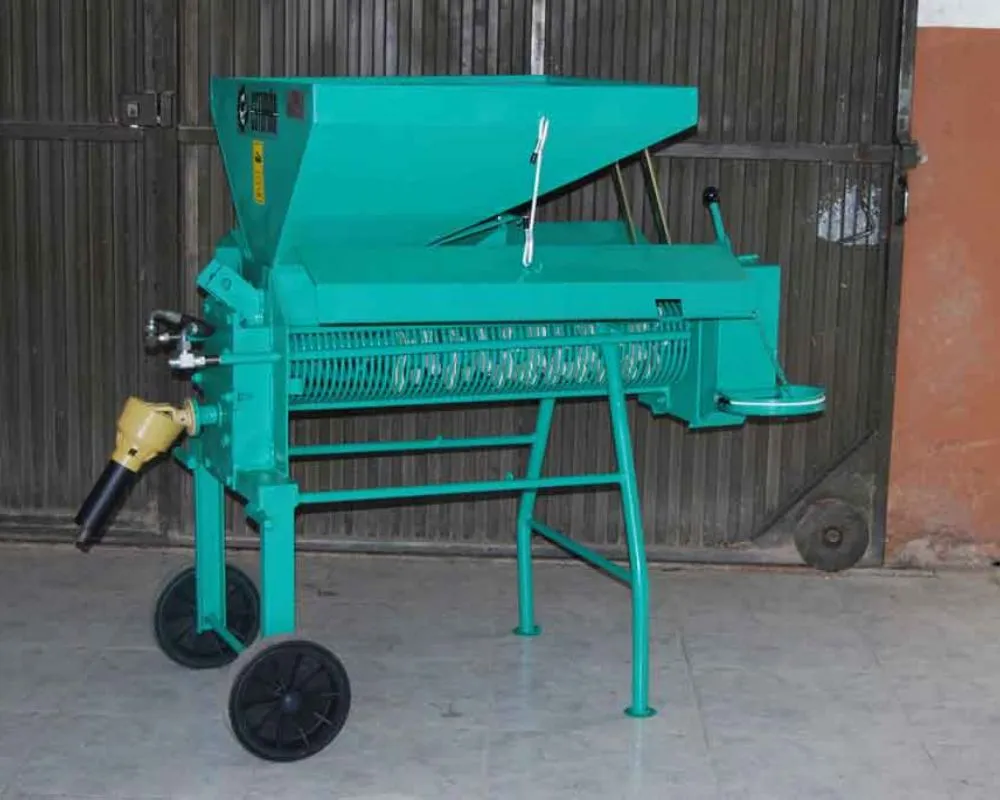peladora de pistacho estupiña modelo R-200-900-tractor