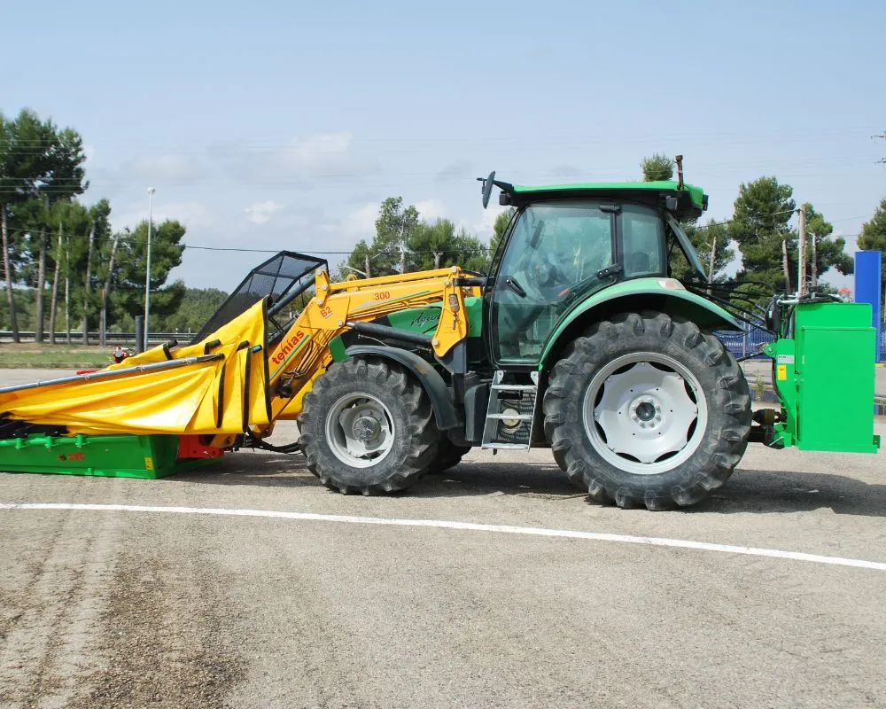 Máquina para recoger pistachos estupiña
